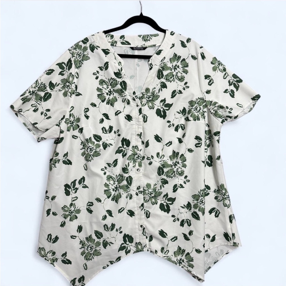 BloomChic Plus 22/24 Green Floral Toile Asymmetric Hem Boho Coastal Cottage Top